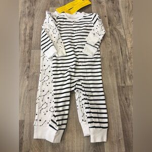 Hanes Baby Sleeper Bundle 6–12‎ Months Pajamas NWOT (2 Pack)